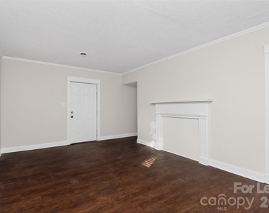 420 Plymouth Avenue - Photo Thumbnail 5
