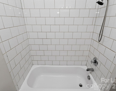 420 Plymouth Avenue - Photo Thumbnail 20
