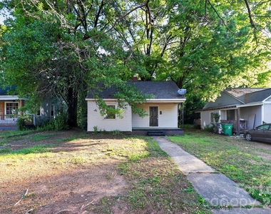 420 Plymouth Avenue - Photo Thumbnail 2