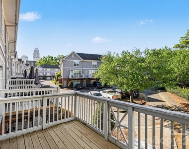 841 W 4th Street - Photo Thumbnail 5