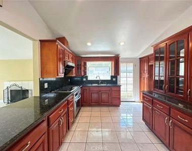 1722 Matchleaf Avenue - Photo Thumbnail 5