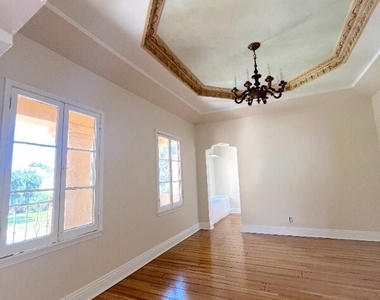 223 1/2 S Gale Drive - Photo Thumbnail 18