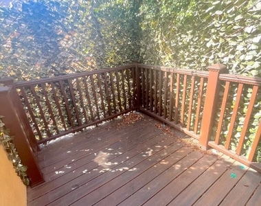 223 1/2 S Gale Drive - Photo Thumbnail 15