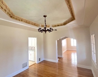 223 1/2 S Gale Drive - Photo Thumbnail 17