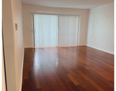 15344 Weddington Street - Photo Thumbnail 6