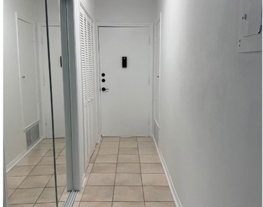 15344 Weddington Street - Photo Thumbnail 5