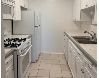 15344 Weddington Street - Photo Thumbnail 9