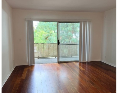 15344 Weddington Street - Photo Thumbnail 7
