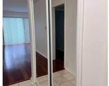15344 Weddington Street - Photo Thumbnail 4