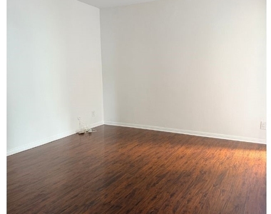 15344 Weddington Street - Photo Thumbnail 18