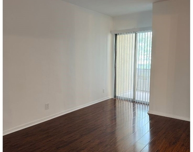 15344 Weddington Street - Photo Thumbnail 14