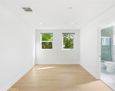 4455 Colfax Avenue - Photo Thumbnail 7