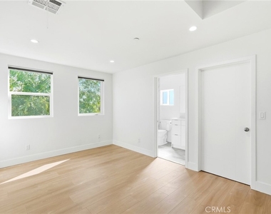 4455 Colfax Avenue - Photo Thumbnail 8