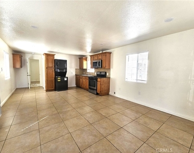 654 W 21st - Photo Thumbnail 4