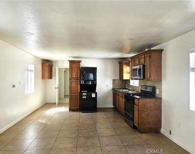 654 W 21st - Photo Thumbnail 9