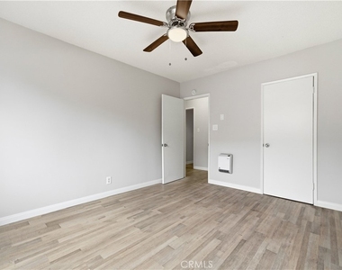 912 Gladys Ave. - Photo Thumbnail 9