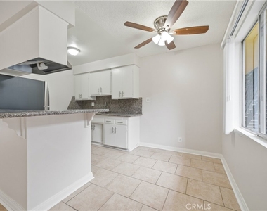 912 Gladys Ave. - Photo Thumbnail 3
