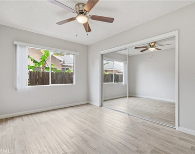 912 Gladys Ave. - Photo Thumbnail 6