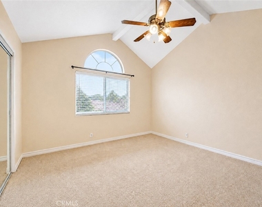 2811 N Roxbury - Photo Thumbnail 8