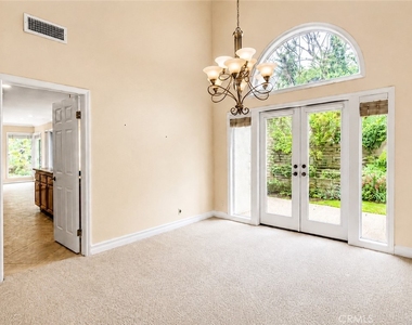 2811 N Roxbury - Photo Thumbnail 5