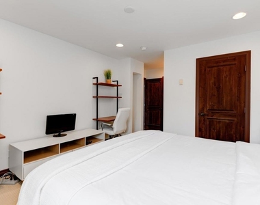 935 Genter Street - Photo Thumbnail 16