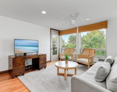 935 Genter Street - Photo Thumbnail 3