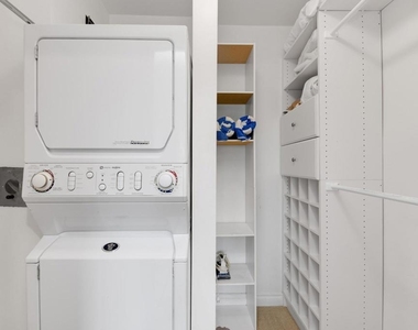 935 Genter Street - Photo Thumbnail 17