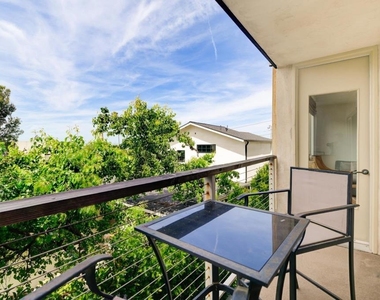 935 Genter Street - Photo Thumbnail 8