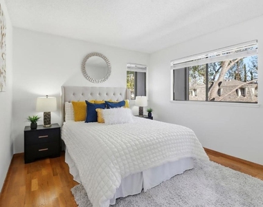 3241 Shadow Park Place - Photo Thumbnail 9