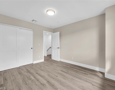 16385 Valencia Avenue - Photo Thumbnail 23
