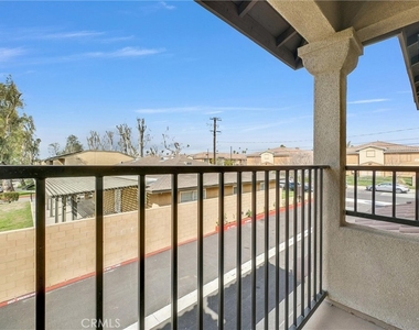 16385 Valencia Avenue - Photo Thumbnail 19