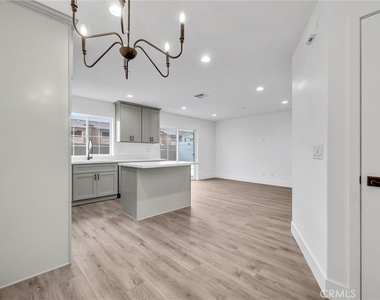 16385 Valencia Avenue - Photo Thumbnail 4