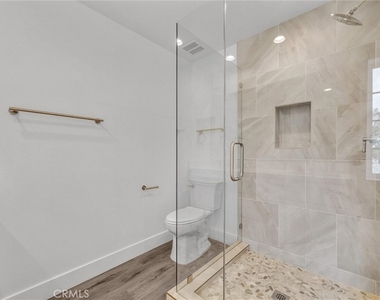 16385 Valencia Avenue - Photo Thumbnail 21