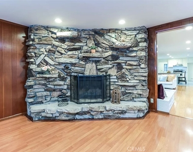 584 W 22nd - Photo Thumbnail 4