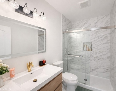 559 E Juanita Avenue - Photo Thumbnail 6