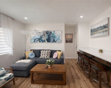 559 E Juanita Avenue - Photo Thumbnail 1