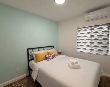 559 E Juanita Avenue - Photo Thumbnail 11