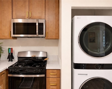 559 E Juanita Avenue - Photo Thumbnail 12