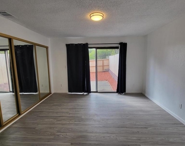 4001 Mozart Dr - Photo Thumbnail 8