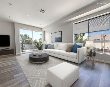 6700 Balboa Boulevard - Photo Thumbnail 3