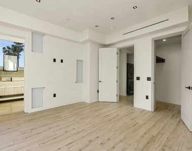 1021 N Ogden Drive - Photo Thumbnail 10