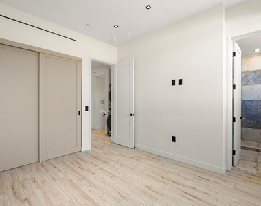 1021 N Ogden Drive - Photo Thumbnail 12