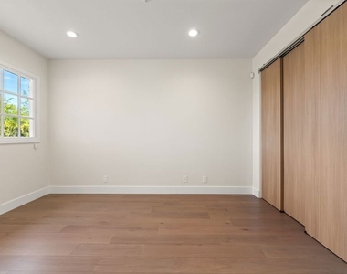18500 Saint Moritz Drive - Photo Thumbnail 35