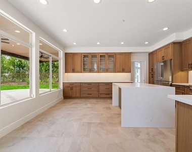18500 Saint Moritz Drive - Photo Thumbnail 12