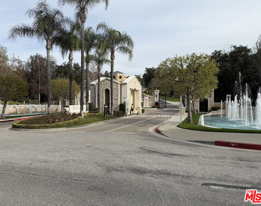 18500 Saint Moritz Drive - Photo Thumbnail 65