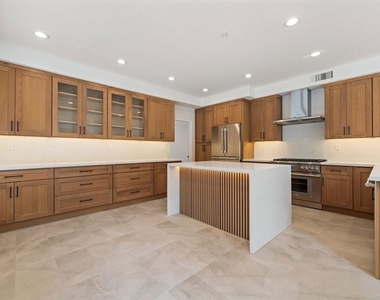 18500 Saint Moritz Drive - Photo Thumbnail 11