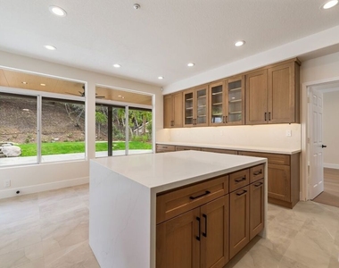 18500 Saint Moritz Drive - Photo Thumbnail 16