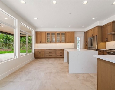 18500 Saint Moritz Drive - Photo Thumbnail 15