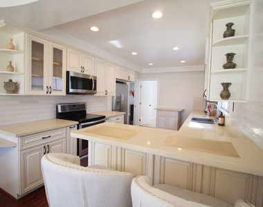 6605 S Sherbourne Drive - Photo Thumbnail 11