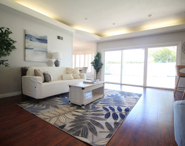 6605 S Sherbourne Drive - Photo Thumbnail 6